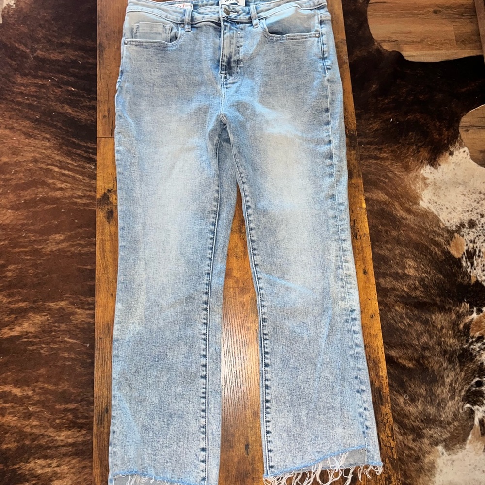 Vigoss Light Blue Cropped Jeans
